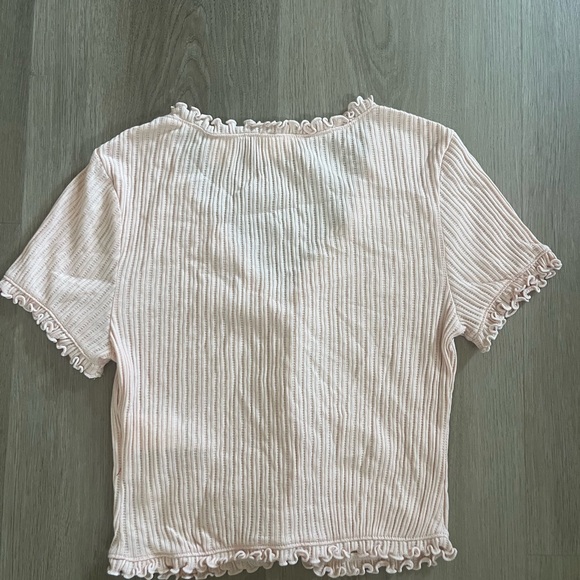 Levi’s Pink Ruffled Button-Up Top - Picture 2 of 3